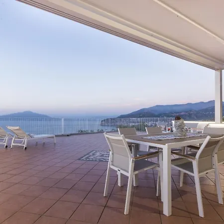 Feriehus La Terrazza Sul Golfo